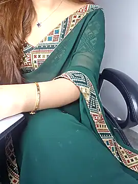 Snapshot of aliyaah_singh chatting on January 2025 10:08:02 PM aliyaah singh online show from January 2025 10:08:02 PM