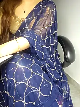 Snapshot of aliyaah_singh chatting on January 2025 10:41:02 PM aliyaah singh online show from January 2025 10:41:02 PM