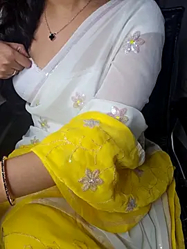 Snapshot of aliyaah_singh chatting on October 2025 06:16:01 PM aliyaah singh online show from October 2025 06:16:01 PM