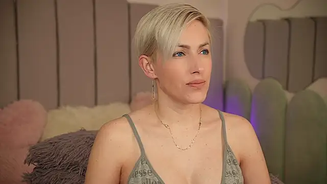 VickySecret96 online show from March 2025 05:58:02 PM