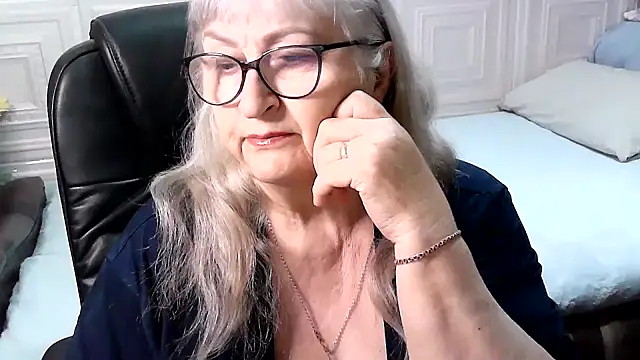 LolkaAlyss online show from March 2026 06:25:02 PM