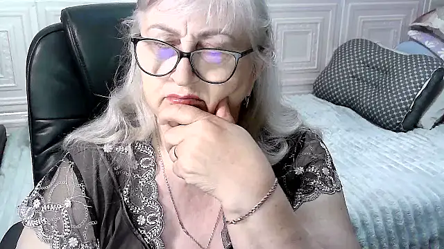 LolkaAlyss online show from April 2026 03:55:02 PM