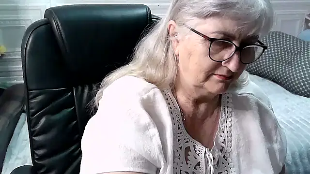 LolkaAlyss online show from April 2026 11:38:01 AM