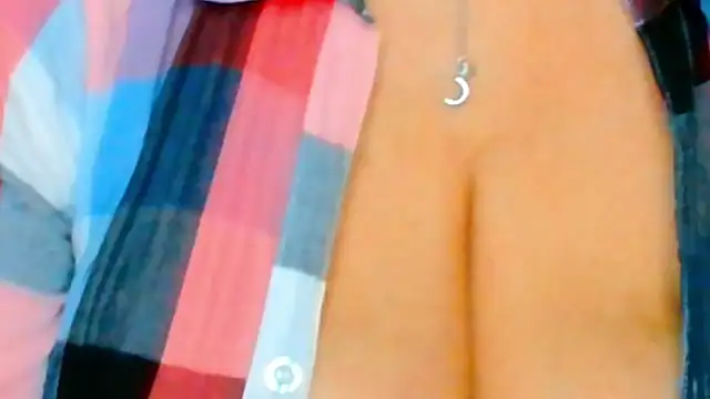 Snapshot of Tyana40 chatting on January 2025 02:28:02 AM Tyana40 online show from January 2025 02:28:02 AM