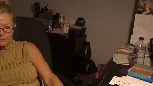 Snapshot of XTRAHORNYONE chatting on January 2025 12:22:02 AM XTRAHORNYONE online show from January 2025 12:22:02 AM