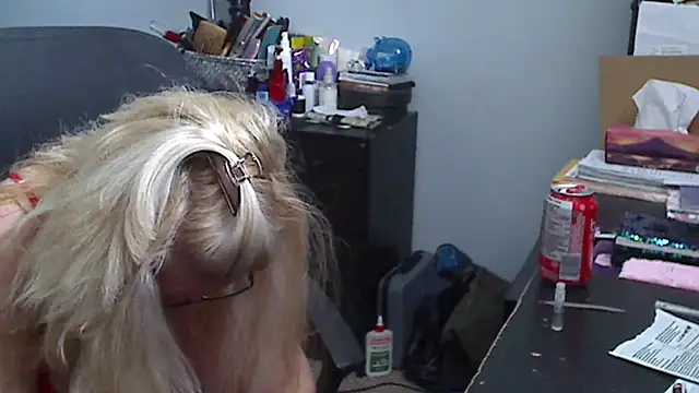 Snapshot of XTRAHORNYONE chatting on February 2025 04:10:02 PM XTRAHORNYONE online show from February 2025 04:10:02 PM