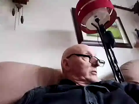 Snapshot of keeenn11 chatting on February 2025 02:10:01 PM keeenn11 online show from February 2025 02:10:01 PM