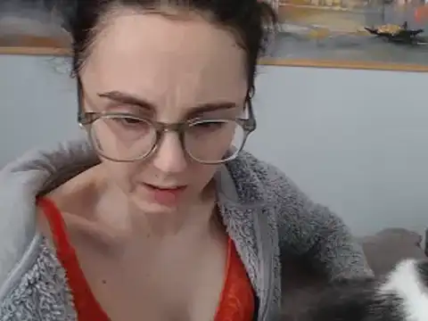 cleophee online show from February 2025 12:49:01 PM