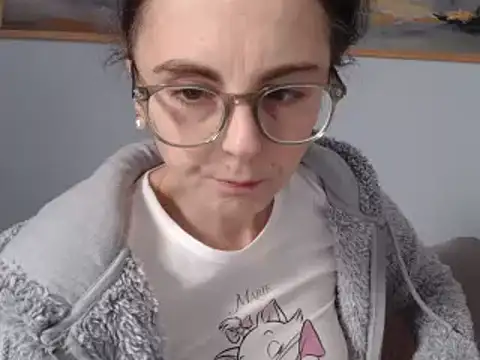 cleophee online show from February 2025 10:31:02 AM