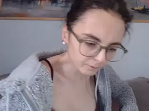 cleophee online show from February 2025 01:09:02 PM