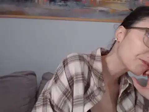 cleophee online show from March 2025 09:34:02 AM