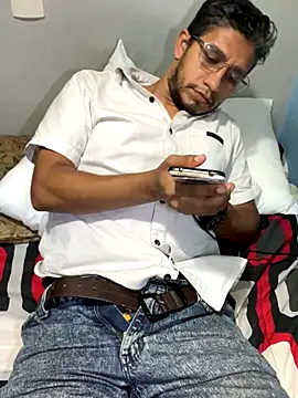 Snapshot of Darkdickhard chatting on October 2025 03:29:01 AM Darkdickhard online show from October 2025 03:29:01 AM