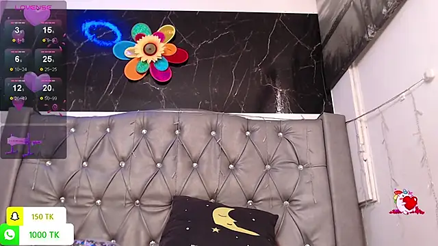 Snapshot of LAILAGUMMY chatting on December 2025 02:11:01 PM LAILAGUMMY online show from December 2025 02:11:01 PM