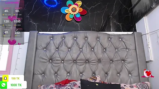 Snapshot of LAILAGUMMY chatting on December 2025 02:02:02 PM LAILAGUMMY online show from December 2025 02:02:02 PM