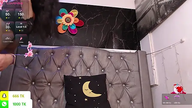 Snapshot of LAILAGUMMY chatting on February 2026 02:27:02 PM LAILAGUMMY online show from February 2026 02:27:02 PM