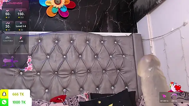 Snapshot of LAILAGUMMY chatting on April 2026 12:50:01 PM LAILAGUMMY online show from April 2026 12:50:01 PM