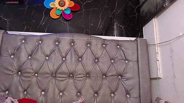 Snapshot of LAILAGUMMY chatting on April 2026 02:11:01 PM LAILAGUMMY online show from April 2026 02:11:01 PM