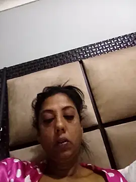 Mahi4luv online show from February 2026 10:14:01 PM