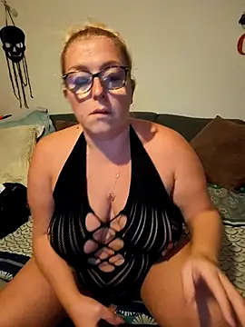 Snapshot of winniess40 chatting on November 2025 03:41:01 AM winniess40 online show from November 2025 03:41:01 AM