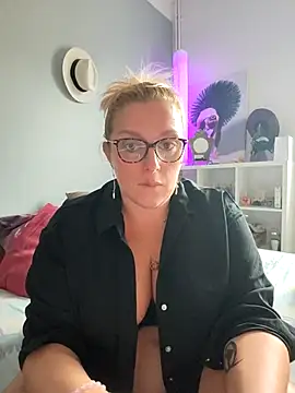 Snapshot of winniess40 chatting on November 2025 09:26:02 AM winniess40 online show from November 2025 09:26:02 AM