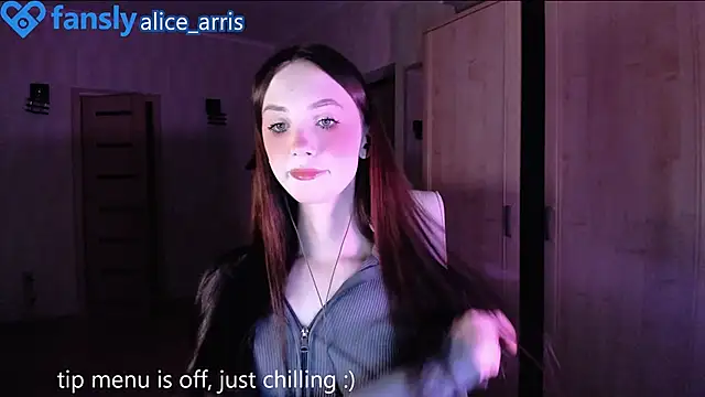 Alice  Aris online show from November 2025 06:33:02 PM