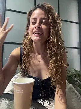 alana15 online show from September 2025 11:15:01 PM