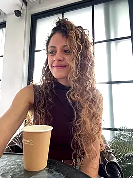 alana15 online show from November 2025 08:25:02 PM