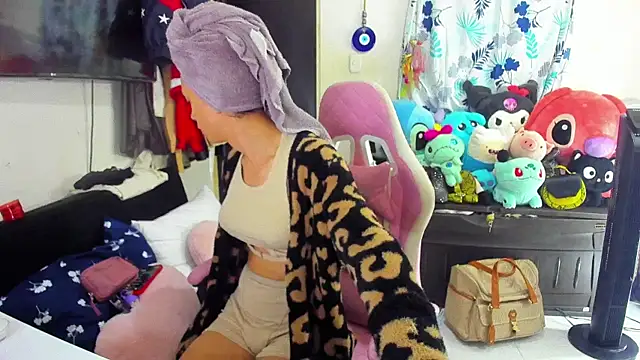 Lawrncesofiets online show from February 2025 10:47:02 PM