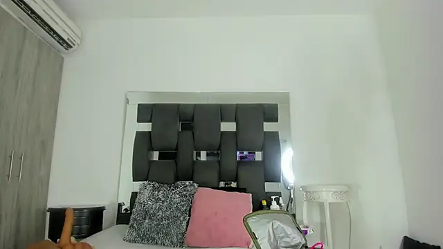 Snapshot of tanyyaa chatting on February 2025 10:40:01 AM tanyyaa online show from February 2025 10:40:01 AM