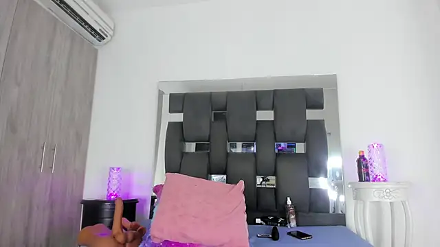 Snapshot of tanyyaa chatting on February 2025 02:06:02 AM tanyyaa online show from February 2025 02:06:02 AM