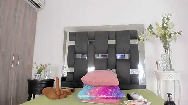 Snapshot of tanyyaa chatting on March 2025 11:15:02 PM tanyyaa online show from March 2025 11:15:02 PM