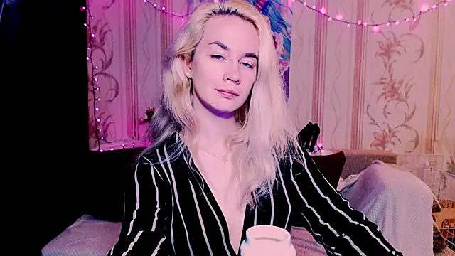 xxxcharismaaa online show from May 2026 07:45:02 PM