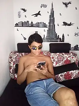 Snapshot of pinedasex777 chatting on February 2025 08:36:02 PM pinedasex777 online show from February 2025 08:36:02 PM