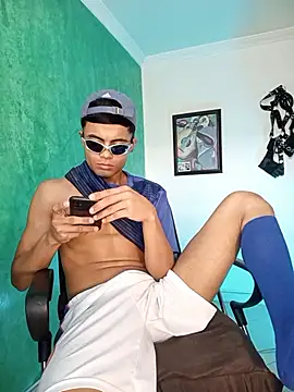 Snapshot of pinedasex777 chatting on December 2025 01:17:04 PM pinedasex777 online show from December 2025 01:17:04 PM