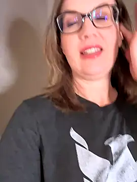 MaiseKnox online show from November 2025 12:11:02 AM