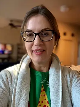 MaiseKnox online show from December 2025 04:23:01 PM