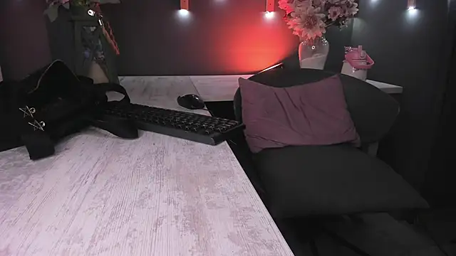 veronicafalcon online show from June 2026 06:36:02 PM