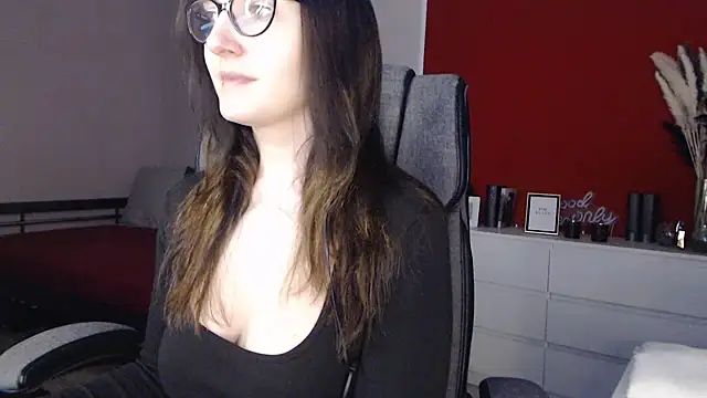 Snapshot of Alina_Lamour chatting on February 2026 08:27:01 PM Alina Lamour online show from February 2026 08:27:01 PM