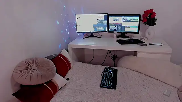 aryahunt1 online show from March 2025 02:10:01 PM