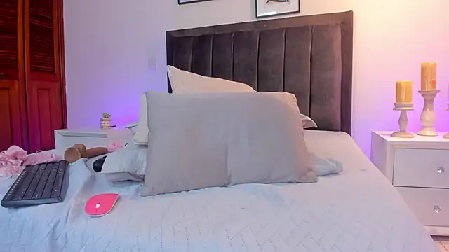 isa bunny online show from February 2025 07:09:02 AM