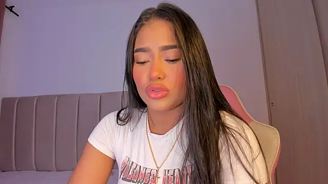 isa bunny online show from October 2025 02:19:01 AM