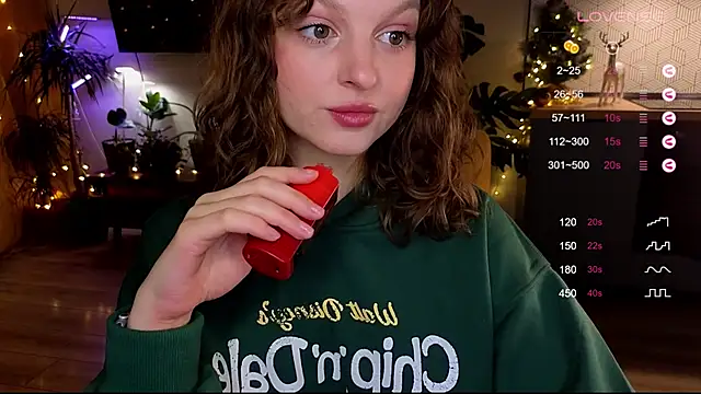 Snapshot of AliceKingsleigh chatting on January 2025 01:43:01 AM AliceKingsleigh online show from January 2025 01:43:01 AM