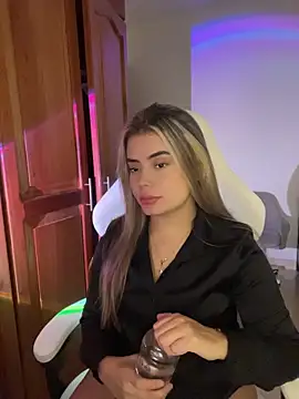 Snapshot of Miss_valeriaa chatting on June 2026 10:18:02 PM Miss valeriaa online show from June 2026 10:18:02 PM