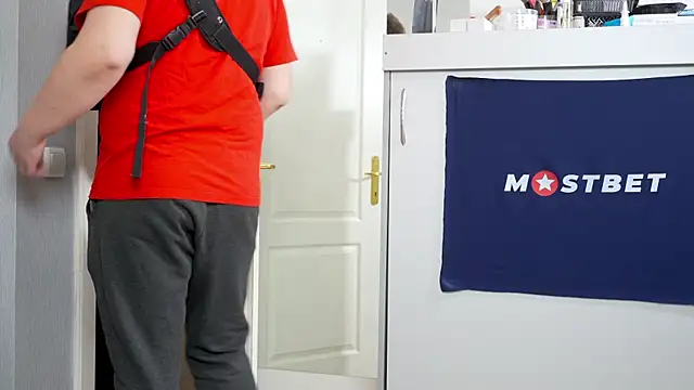 foxeslovefoxes online show from December 2024 02:58:02 PM