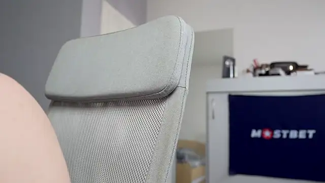 foxeslovefoxes online show from December 2024 12:12:02 PM