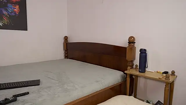 foxeslovefoxes online show from October 2025 03:46:01 PM