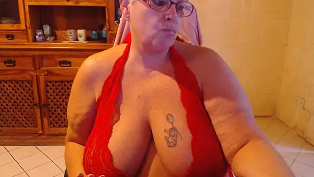 MISS LINDAH online show from October 2025 05:13:01 AM