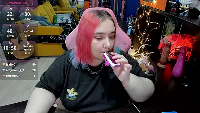 Snapshot of Softie_Sofy chatting on March 2025 10:28:02 AM Softie Sofy online show from March 2025 10:28:02 AM