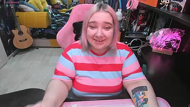 Snapshot of Softie_Sofy chatting on September 2025 02:48:02 AM Softie Sofy online show from September 2025 02:48:02 AM