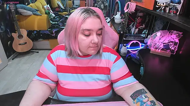 Snapshot of Softie_Sofy chatting on September 2025 02:48:02 AM Softie Sofy online show from September 2025 02:48:02 AM